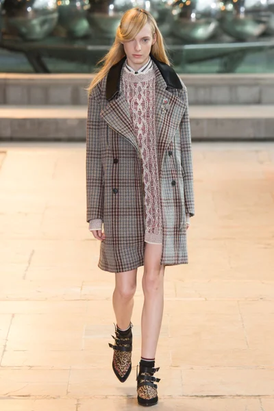 Look 25
